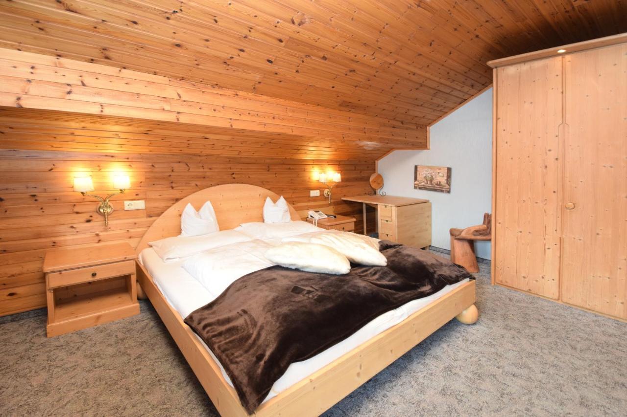 Hotel Chalet Olympia Монгуэльфо Экстерьер фото