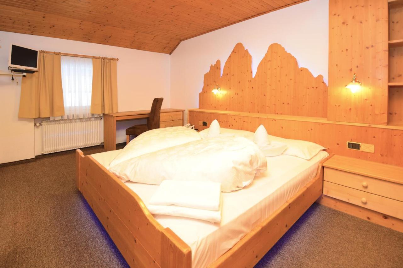 Hotel Chalet Olympia Монгуэльфо Экстерьер фото