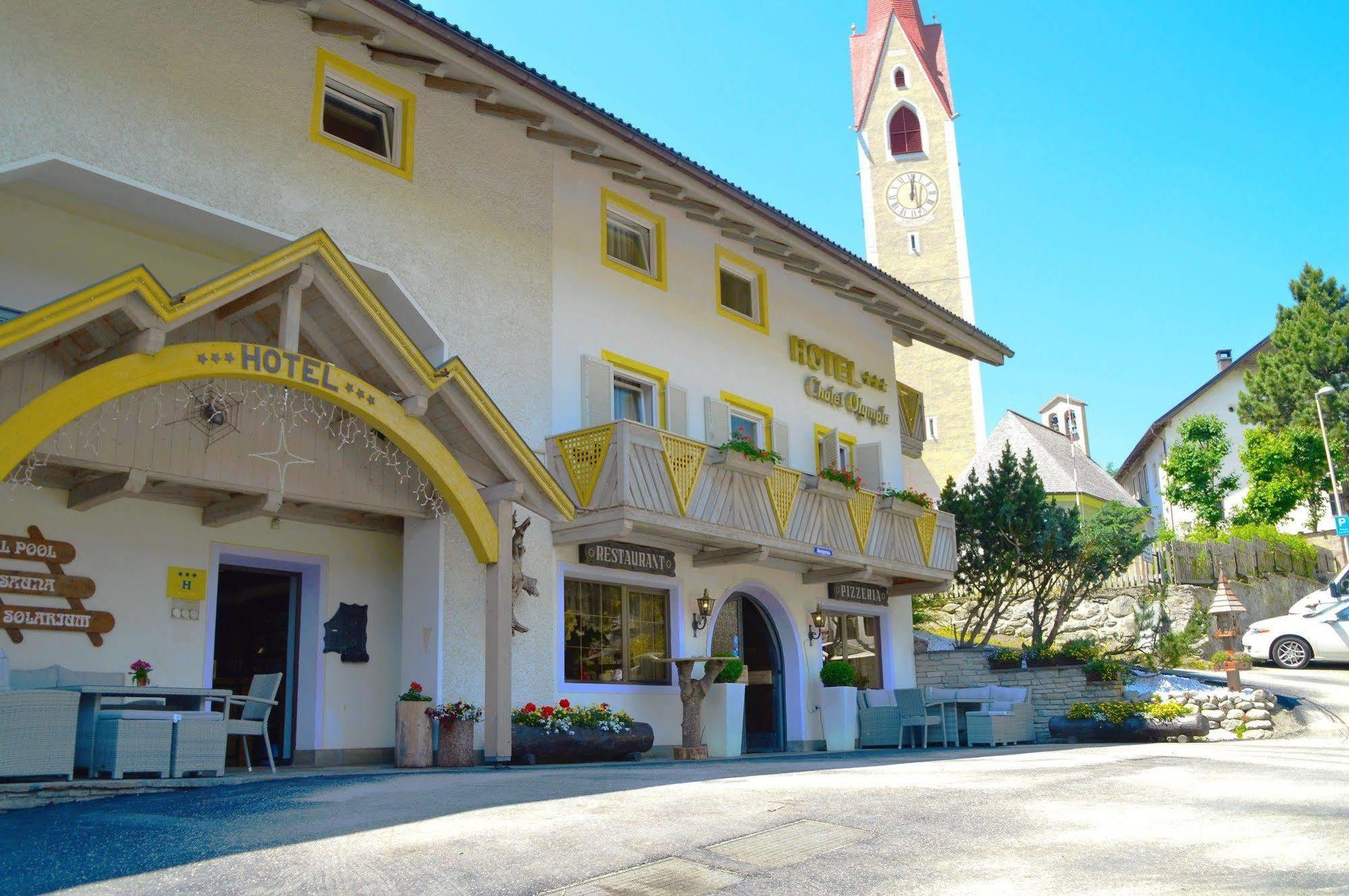 Hotel Chalet Olympia Монгуэльфо Экстерьер фото